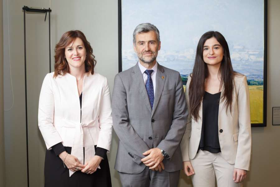 Las ganadoras de los Premios Jaime Brunet de Tesis Doctorales y Universitario recogen sus galardones en la UPNA