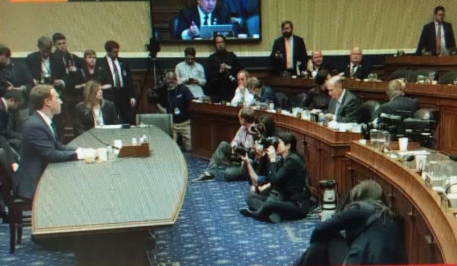 Zuckerberg comparece ante el Capitol Hill por la filtración de datos personales en Facebook