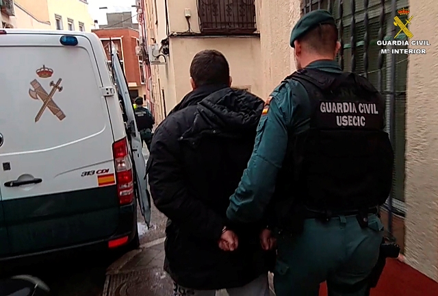 Detenidas 11 atracadores de robo a representantes de joyería en España, uno de ellos representante en activo