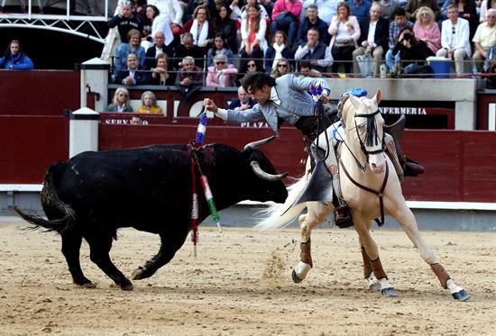 Diego Ventura, cinco orejas y un rabo por una memorable antología del rejoneo