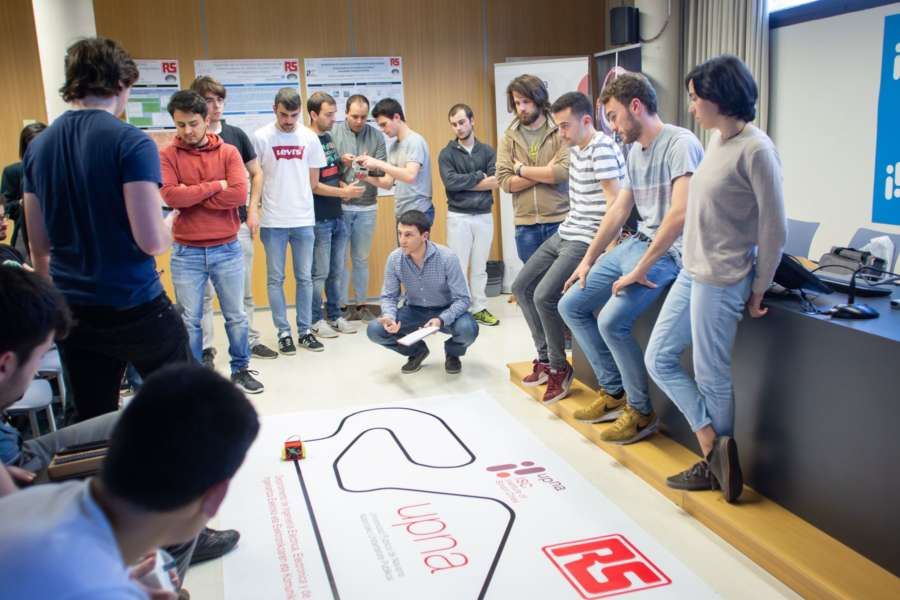 La Escuela de Ingenieros Industriales de la UPNA participa en una competición de diseño de robots de mini-sumo