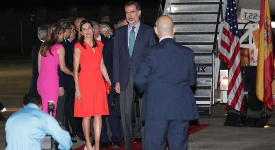 Los Reyes llegan a Nueva Orleans al comienzo de su gira por EE.UU.