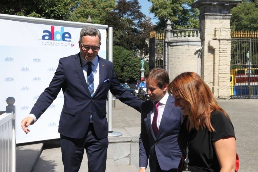 Brown aboga en Bruselas por reforzar los valores de la Unión Europea y atraer a los jóvenes