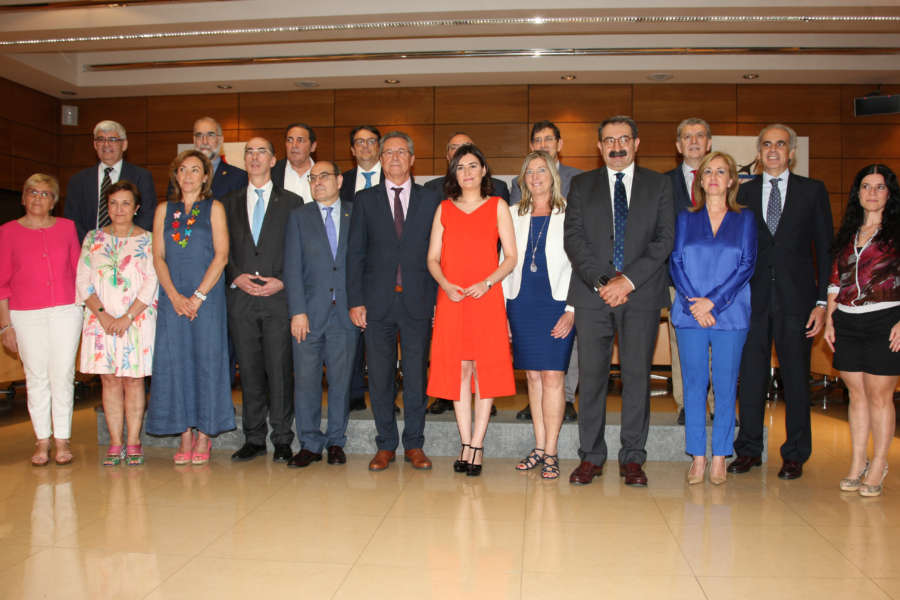 Navarra se compromete en Madrid con el acceso universal al sistema público de salud