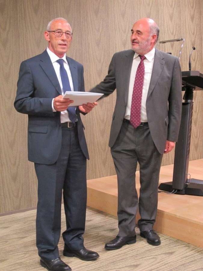 José Luis Ezquerro, letrado de la Cámara de Comptos, recibe el premio Auditoría Pública