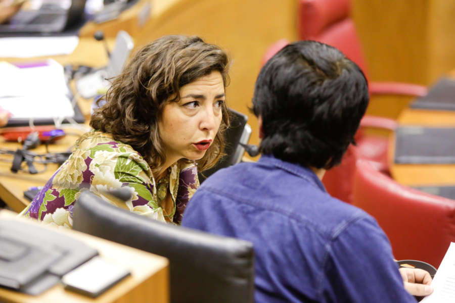 El Parlamento rechaza por triple empate instar al Gobierno de Navarra a emprender acciones judiciales frente a Caixabank