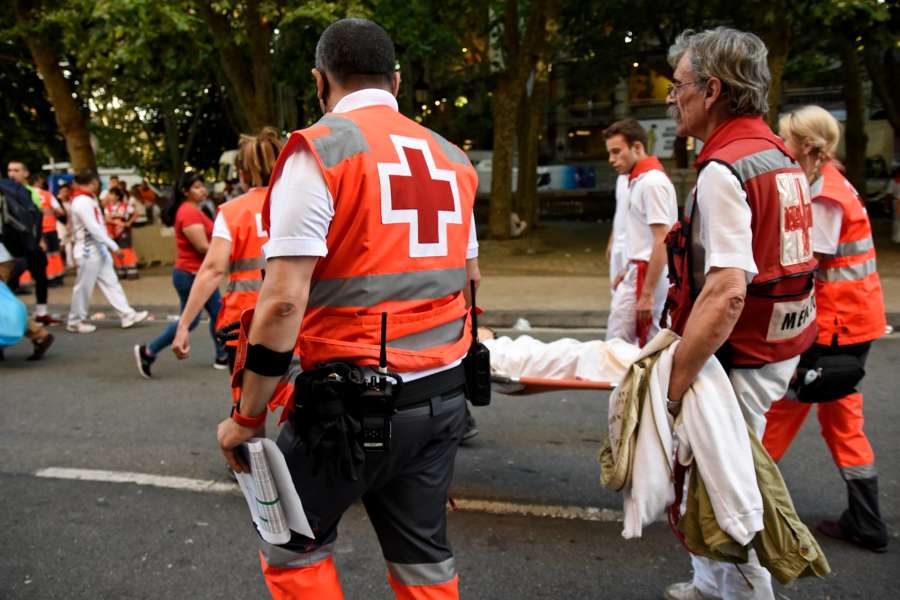 Tres corredores, trasladados por traumatismos tras el quinto encierro