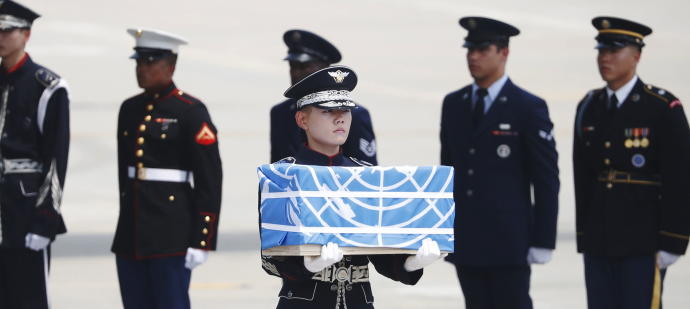 Pyongyang entrega a EEUU restos de soldados muertos en la Guerra de Corea