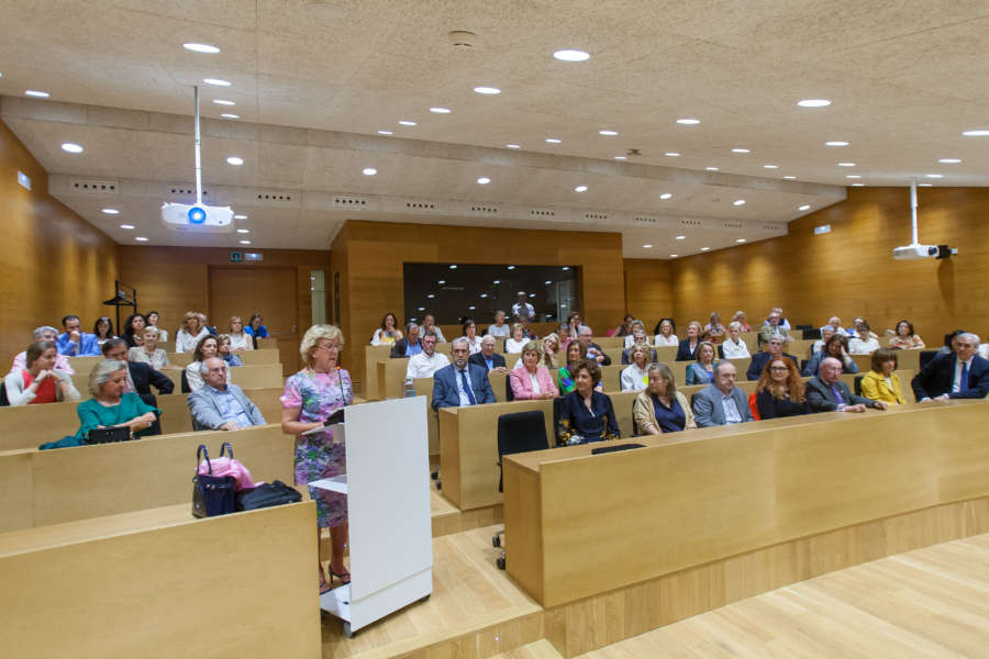 La abogada Elisa Viscarret presenta la historia del Colegio de Abogados de Pamplona