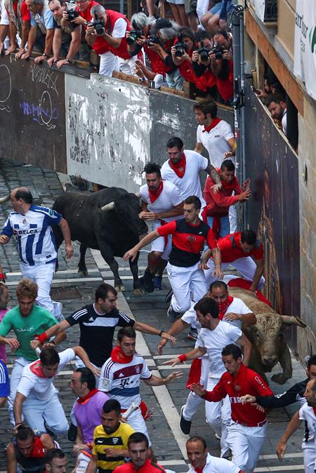 Emocionante y vistoso quinto encierro con toros de Núñez del Cuvillo