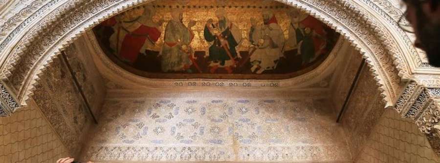 La Sala de los Reyes de la Alhambra recupera unas pinturas únicas sobre cuero