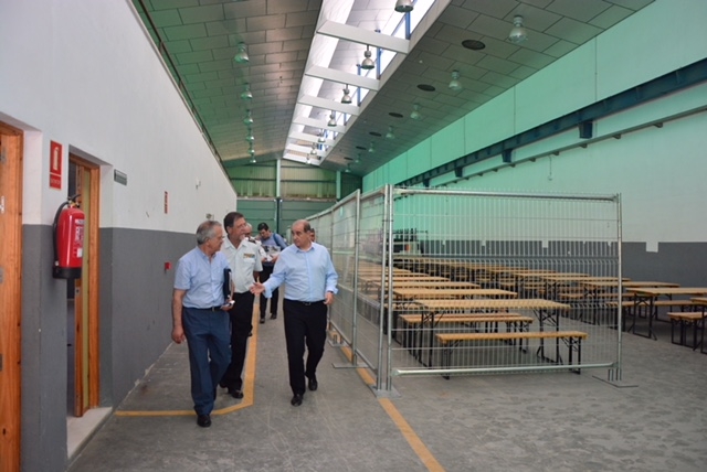 El director general de Policía visita las obras de un nuevo centro de acogida a inmigrantes