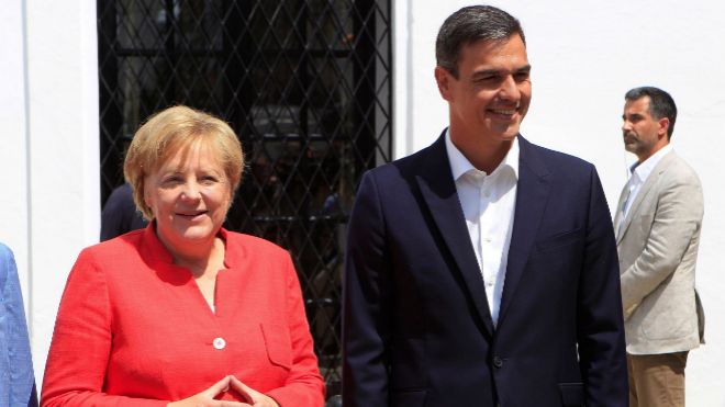 Sánchez y Merkel piden a la UE dar más recursos a Marruecos para el control de las fronteras