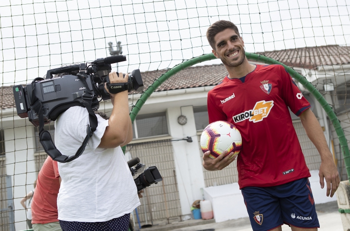 Nacho Vidal: Osasuna es un paso adelante en mi carrera y espero crecer mucho