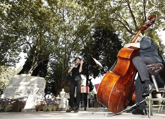Sarasate, homenajeado en el cementerio de Pamplona en su 110 aniversario