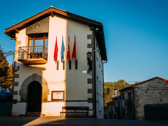 Petilla de Aragón y Luarca sellan el Hermanamiento de las 