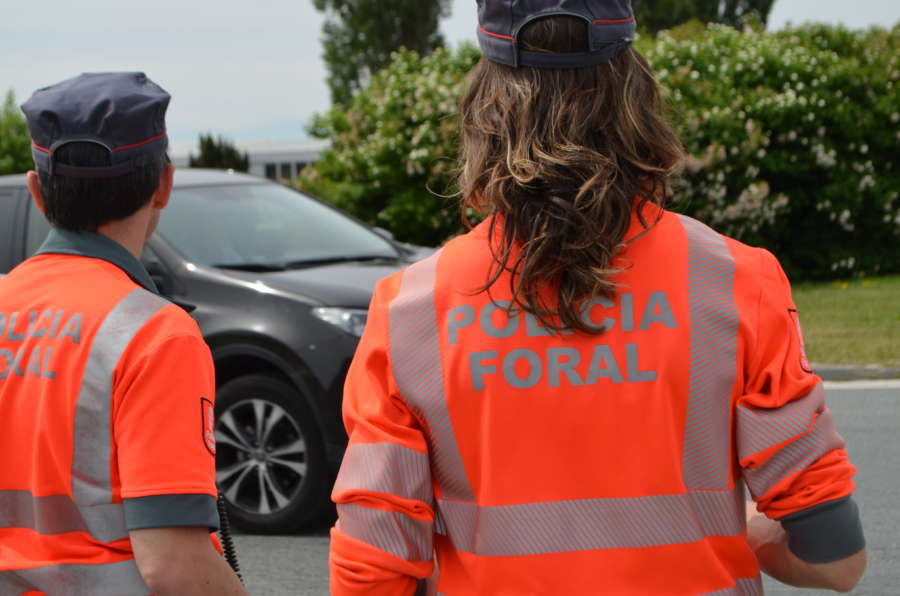 La Policía Foral investiga a cuatro conductores por delitos de tráfico