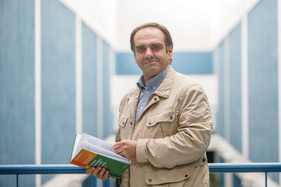 Un investigador del InaMat de la UPNA coedita un libro sobre los últimos avances del agua potable