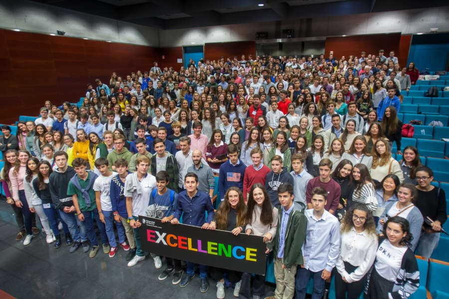 370 escolares reflexionan en la Universidad de Navarra sobre los 30 años de la caída del Muro de Berlín
