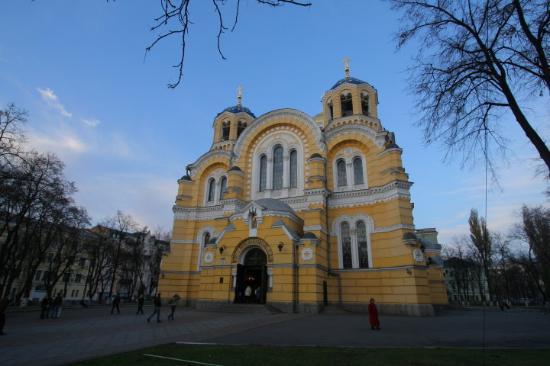Rusia y Ucrania se ven abocadas a una guerra religiosa