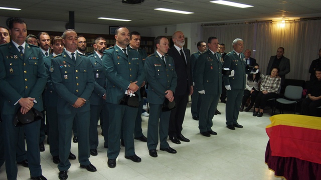 El Guardia Civil fallecido en Granada es condecorado con la Cruz de la Orden del Mérito con distintivo rojo