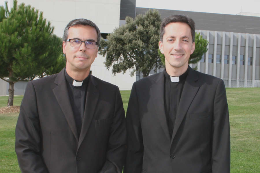 La Universidad de Navarra investiga sobre ciencia y religión en los colegios