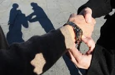 Roban a una mujer en Pamplona haciéndose pasar por una conocida