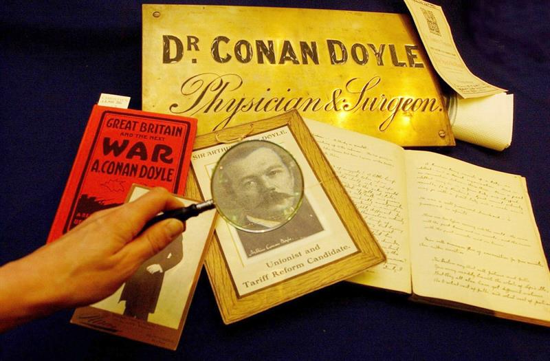 Un inédito en español de Conan Doyle revela el origen de Sherlock Holmes