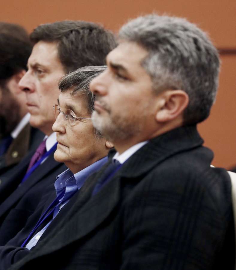 Javier Esparza traslada su apoyo a los padres de Diana Quer y Mari Luz Cortés