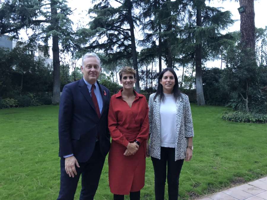 Chivite traslada al embajador británico su preocupación por el Brexit y el turismo