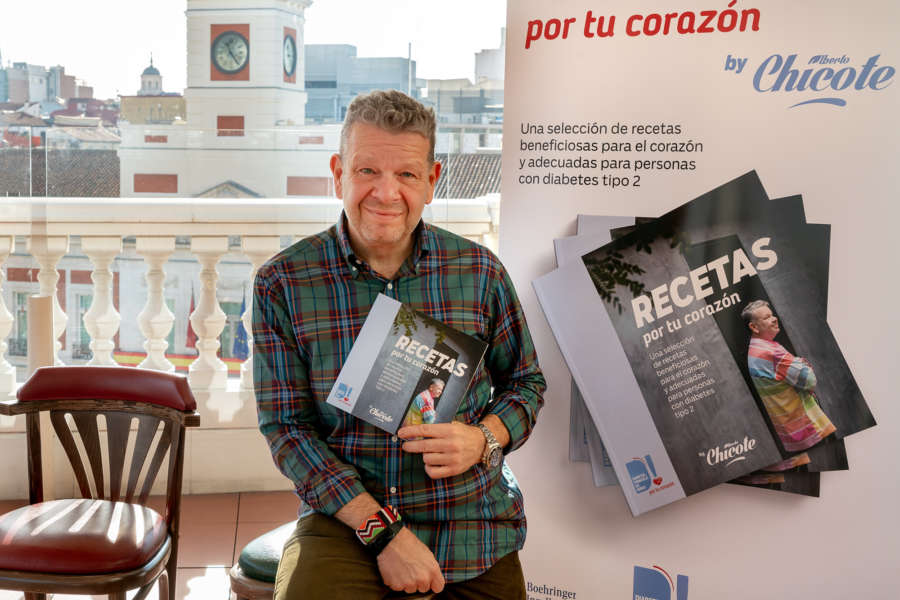Chicote publica su primer libro de recetas para personas con diabetes