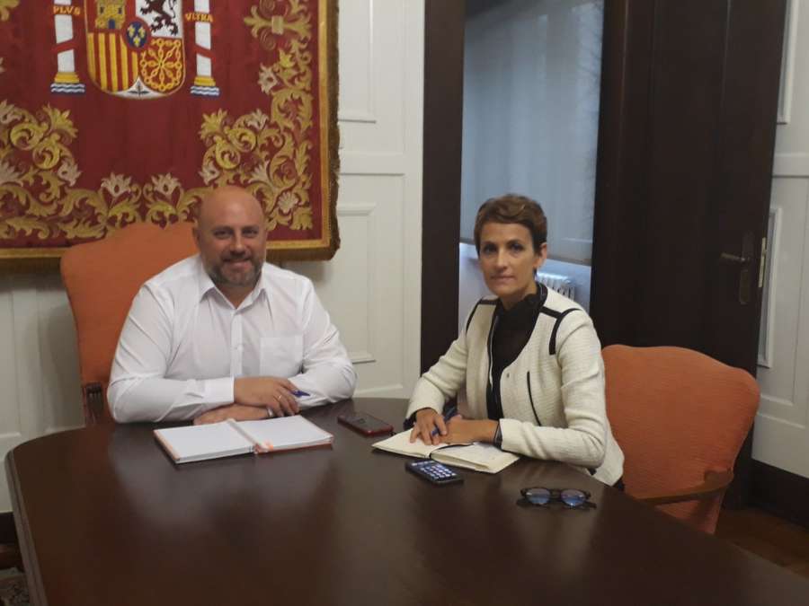 Chivite y Arasti comparten la apuesta por el diálogo del Gobierno central