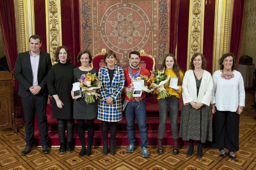 La Presidenta del Gobierno de Navarra entrega los Galardones de Juventud