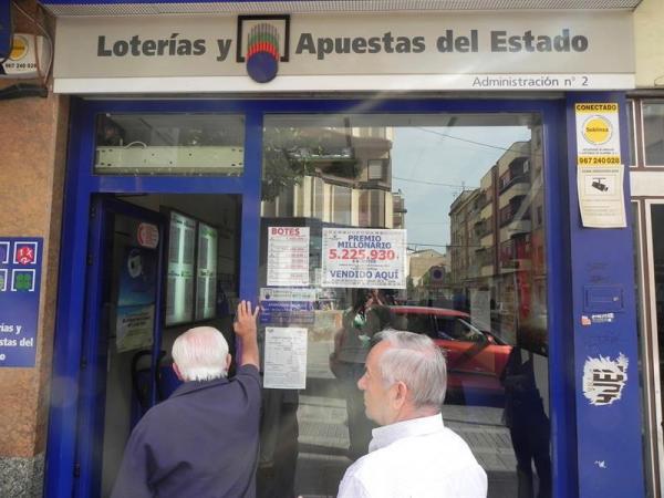 El primer premio de la Lotería Nacional cae en el despacho 1 de Valtierra