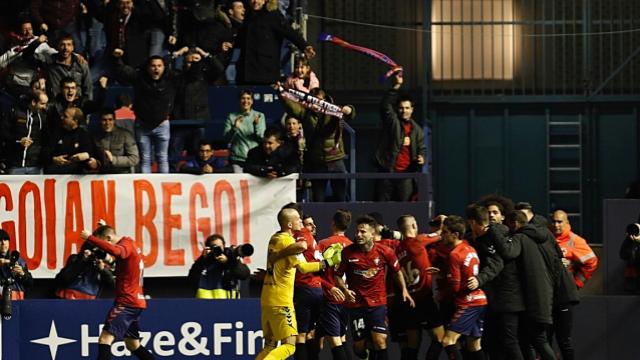 2-1. Osasuna sigue invicto en El Sadar ante un Málaga que acabó con nueve