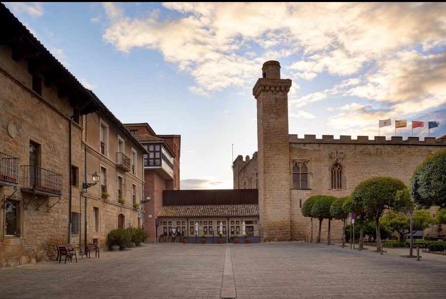 El bloqueo de Hacienda afecta a 50 trabajadores del Parador de Olite (Navarra)