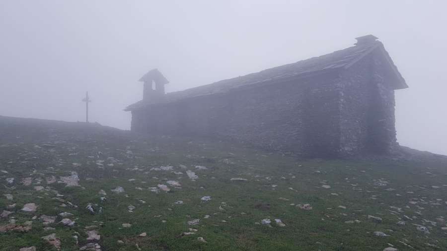 Muere una joven al precipitarse en la sierra de San Donato