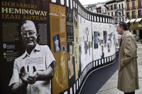 Hemingway acerca por tercer año al turista la imagen más cultural de Pamplona
