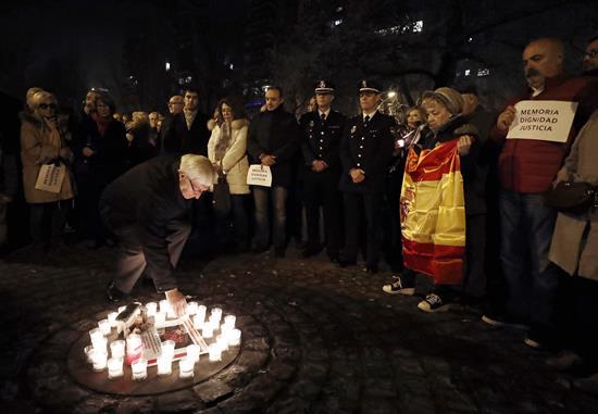 Vecinos de Paz recuerda en un acto navideño en Pamplona a las víctimas de ETA