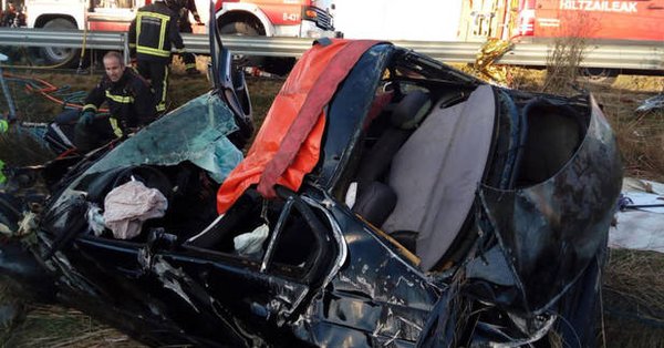 Un joven, herido grave al salirse de la vía en la AP-15 en Barasoain