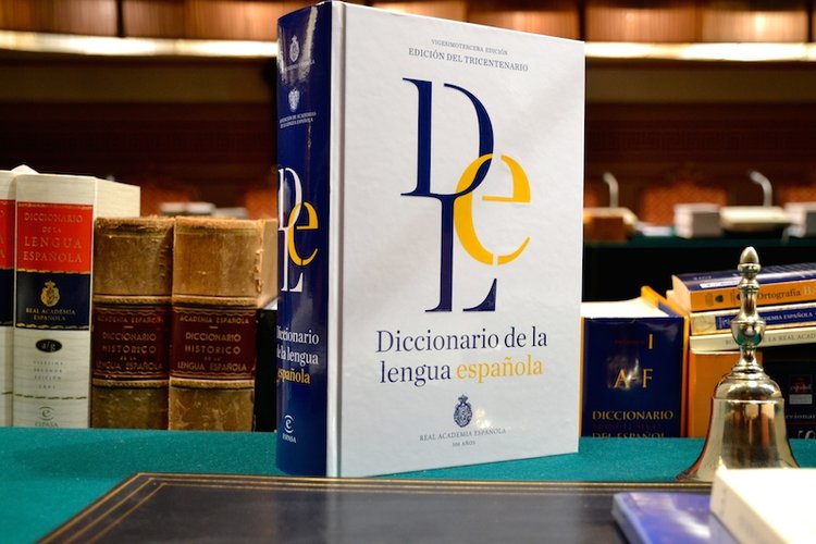 Meme, selfi, escrache y sororidad, nuevas palabras en el Diccionario de RAE