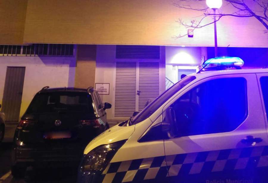 Policía Municipal desaloja a 24 personas de una fiesta en un piso en Pamplona