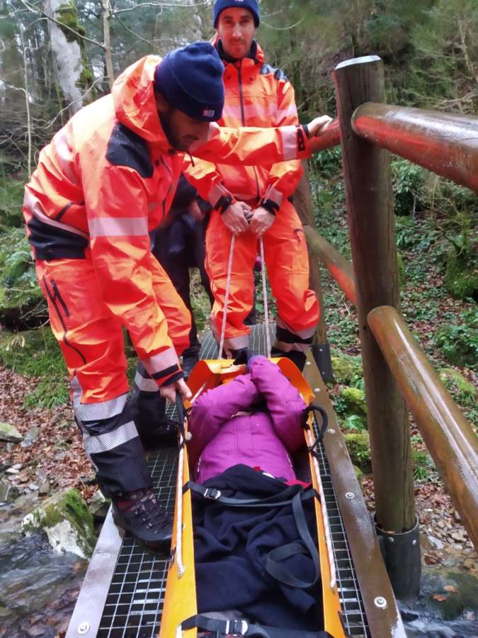 Rescatada montañera en el Adi con una lesión de tobillo