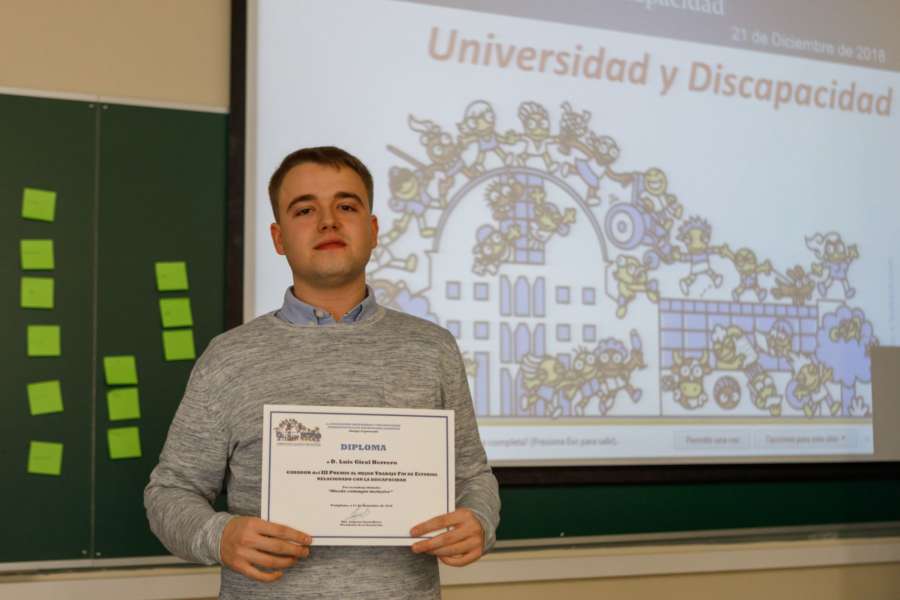 La UPNA entrega a Luis Giral Herrero el III Premio al Mejor Trabajo Fin de Estudios