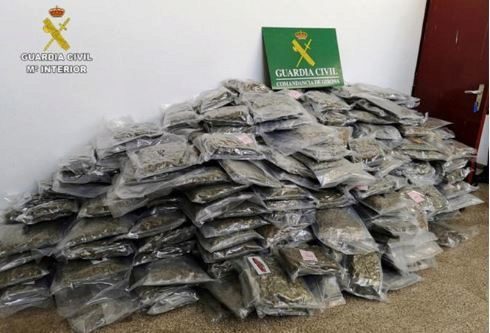 25 detenidos con 2.700 kilos de marihuana en Cataluña, el mayor alijo incautado en España