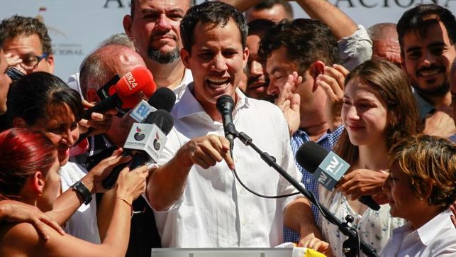 El Gobierno supera un segundo apagón y Guaidó es inhabilitado políticamente
