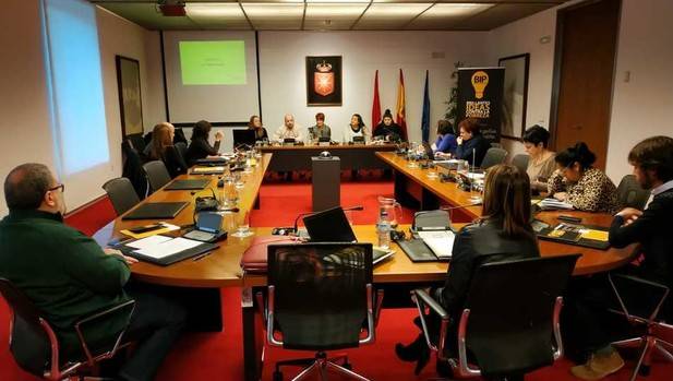 Alertan del aumento de discursos de odio hacia personas pobres en Navarra