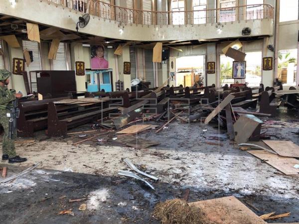 Una veintena de muertos en un atentado en el sur de Filipinas tras ratificar la paz