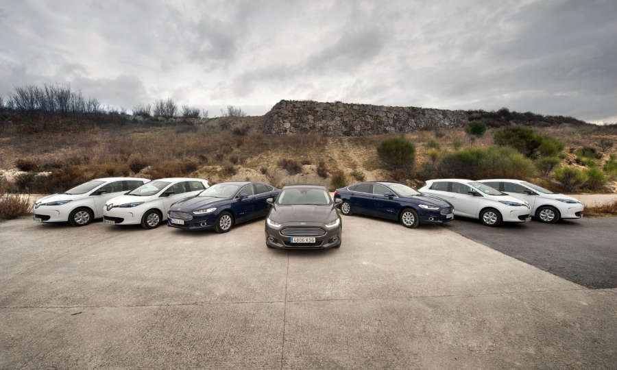 El Gobierno de Navarra adquiere cuatro nuevos coches eléctricos y tres híbridos