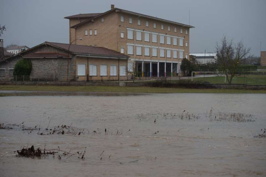 Desalojado un colegio en Larráinzar por el desbordamiento del río Ulzama